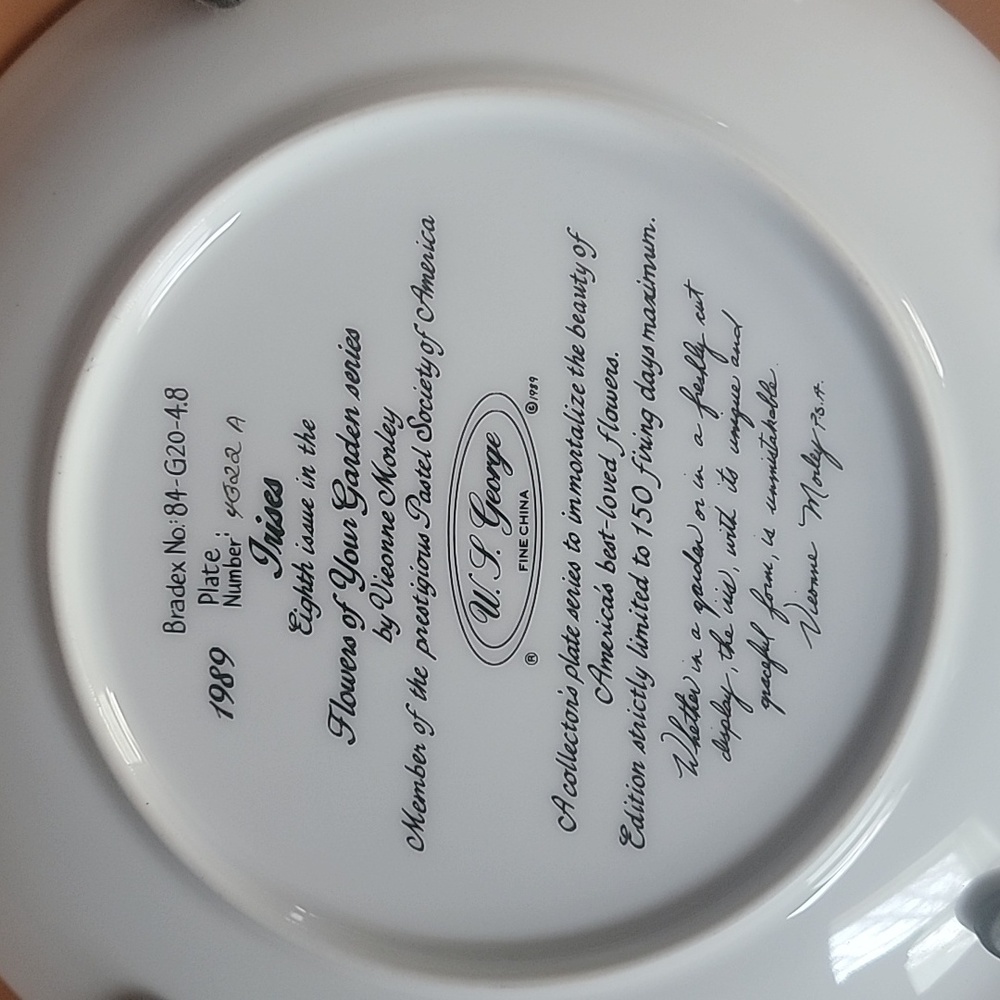 Vintage 1989 W S George, The Irises Collector Plate - Picture 3 of 3